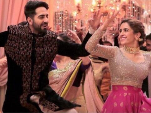 Badhaai Ho song 'Morni Banke' sees Sanya Malhotra, Ayushmann Khurrana shake a leg to Guru Randhawa's party anthem Badhaai Ho song 'Morni Banke' sees Sanya Malhotra, Ayushmann Khurrana shake a leg to Guru Randhawa's party anthem